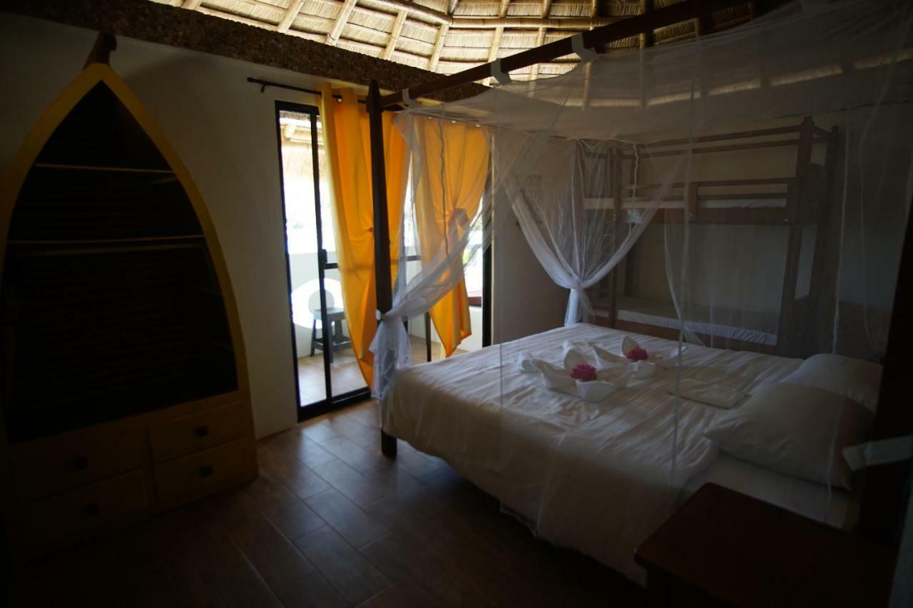 בוסואנגה Iris Island Eco Resort מראה חיצוני תמונה